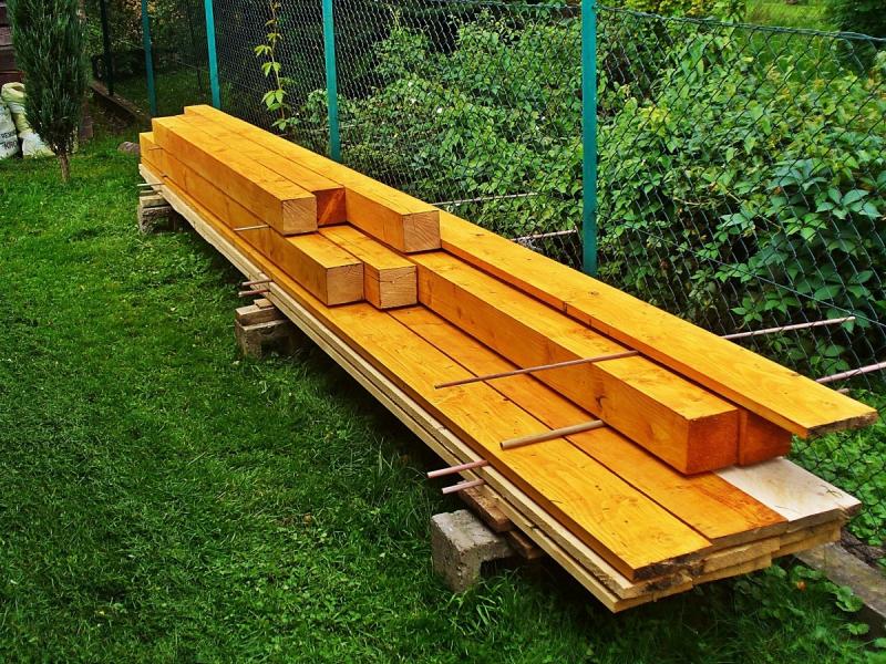 ebeniste-ANTIBES-min_boards_the_rafters_joinery_tree_painting_wood_colored_paint-871508